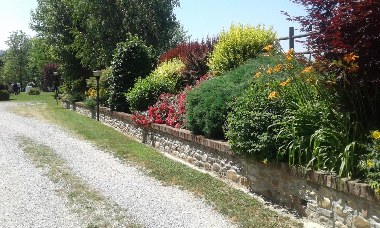 Hotel Cascina Stralla Farigliano Exterior foto