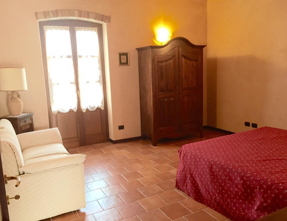 Hotel Cascina Stralla Farigliano Habitación foto