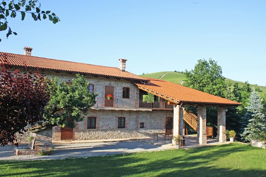 Hotel Cascina Stralla Farigliano Exterior foto