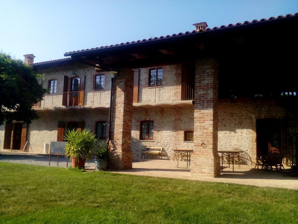 Hotel Cascina Stralla Farigliano Exterior foto